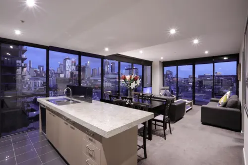 AKOM AT Docklands - Condos