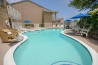 Motel 6 Baytown, TX - Baytown East - Pools