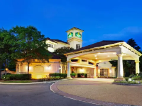 La Quinta Inn & Suites by Wyndham Raleigh Cary ケーリーのホテル