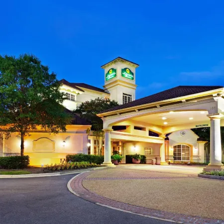 La Quinta Inn & Suites by Wyndham Raleigh Cary