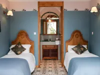 Les Jardins de l'Hacienda Hotels in Tarare