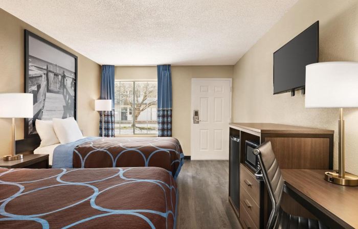 Super 8 by Wyndham Gulfport Biloxi Airport