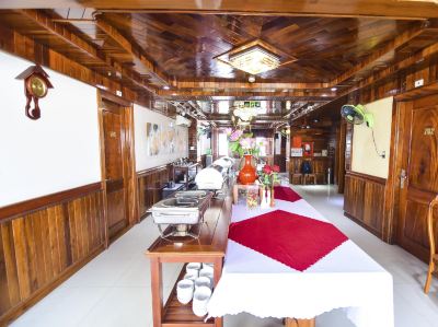 Restaurant San San Hotel Photo