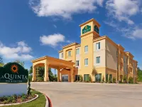 La Quinta Inn & Suites by Wyndham Marshall