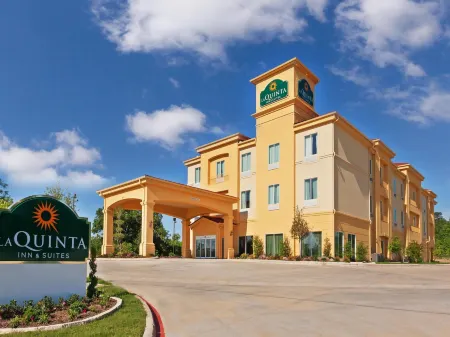 La Quinta Inn & Suites by Wyndham Marshall