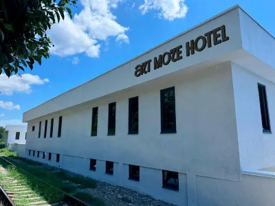 Art More 住宿飯店