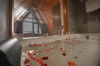 Rah Bagh by Orchard- Luxury Boutique Hotel