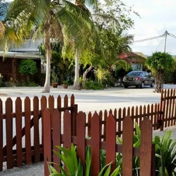 Izz Room Motel