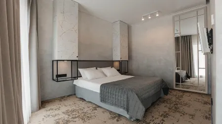 Олд Стрит Отели рядом с достопримечательностью «Сияние»