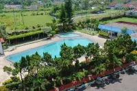 Hotel Bandung Permai Jember - Pools