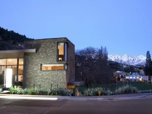 Queenstown Park Boutique Hotel