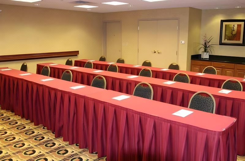 Hampton Inn & Suites Davenport photo 5