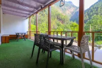 Moksha Woodhouse Hotels in Kullu