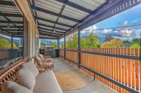 Bright Velo Отели рядом с достопримечательностью «Bright Riverside Adventure Playground»