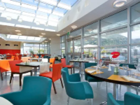 薩萊諾東部雷其諾富特飯店 薩萊諾住宿飯店