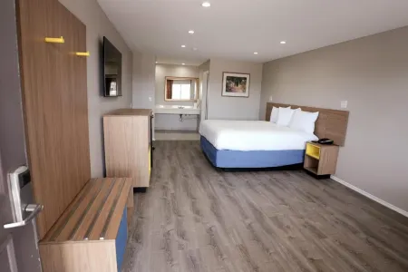 Days Inn by Wyndham Hemet