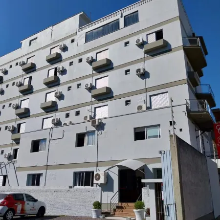 Colle Tourist Hotel Luxo
