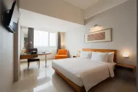 The Capital Hotel Surabaya - balcony