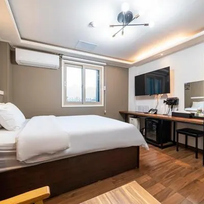 丹陽Hotel Dozen 鄰近门球场的酒店