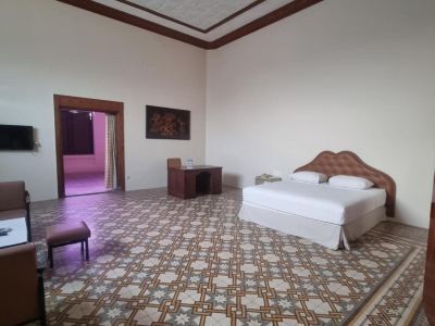 Hotel Candi Baru