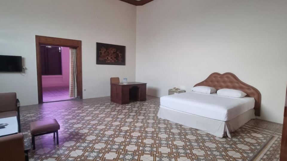 Hotel Candi Baru