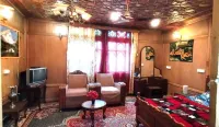 Taj palace Houseboat - Cho phép mang theo thú cưng