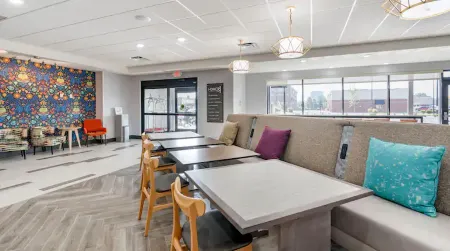 Home2 Suites by Hilton Lexington Keeneland Airport Отели рядом с достопримечательностью «Bluegrass Scenic Railroad and Museum»