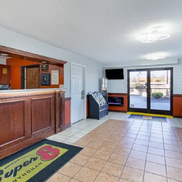 Super 8 by Wyndham Johnson City