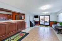Super 8 by Wyndham Johnson City
