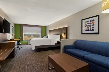 Holiday Inn Express & Suites Okmulgee Отели в г. Окмулги