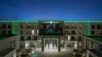홀리데이 인 리야드 비즈니스 디스트릭트 바이 IHG Combat Field VIP Parking 주변 호텔