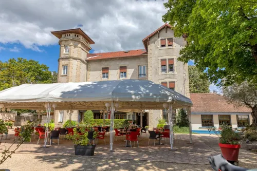 La Commanderie de Champarey Hotels in L'Isle-d'Abeau