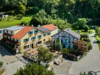 Zum Blauen Hecht Hotels in Kipfenberg