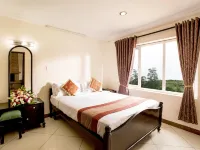 Hotel Lakeview Hotels in Ooty