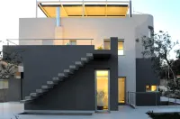 Art House Margine Rosso
