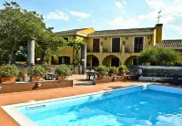 La Terra Del Mezzo - Pools