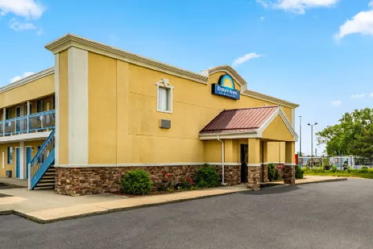 Days Inn by Wyndham Fort Wayne