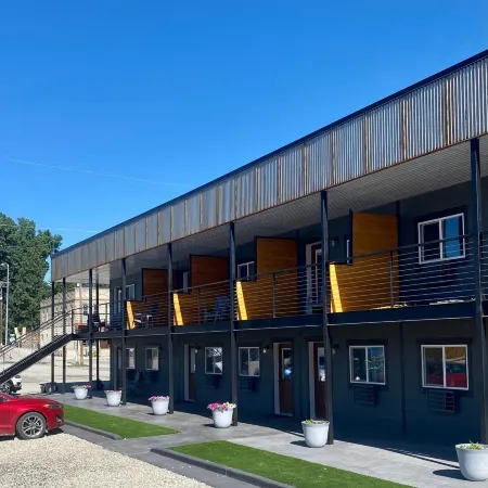 The Darmont Hotel and Suites