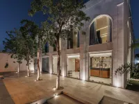 Hotel Chariot Hotels near Montejo Avenue