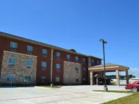 Red River Inn and Suites Hotels in Love County