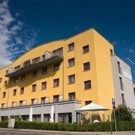 Hotel Rödelheimer Hof - Am Wasserturm Отели рядом с достопримечательностью «Аквапарк "Ребштокбад"»