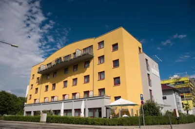 هوتل روديلمر هوف - أم واسرتورم Hotels near روديلايم
