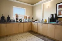 Days Inn by Wyndham High Level - พร้อมอาหารเช้า