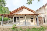 Hotel O Agus Kostel SyariahNearWisata Agro Jollong - Wifi