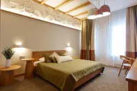 Hotel of the Philistine Okhlonin (f. Antiquarian-Hotel of the Philistine Okhlonin)