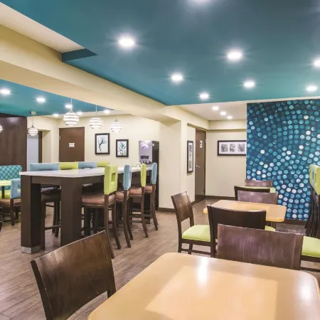 La Quinta Inn & Suites by Wyndham Oceanfront Daytona Beach