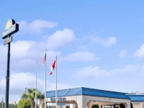 데이즈 인 바이 윈덤 월터버러