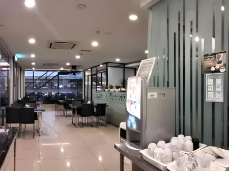 M Design Hotel @ Seri Kembangan Отели рядом с достопримечательностью «Фарм Ин Сити»