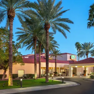 Courtyard Phoenix North Hotels near North Mountain