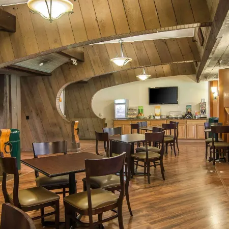 Quality Inn & Suites at Coos Bay